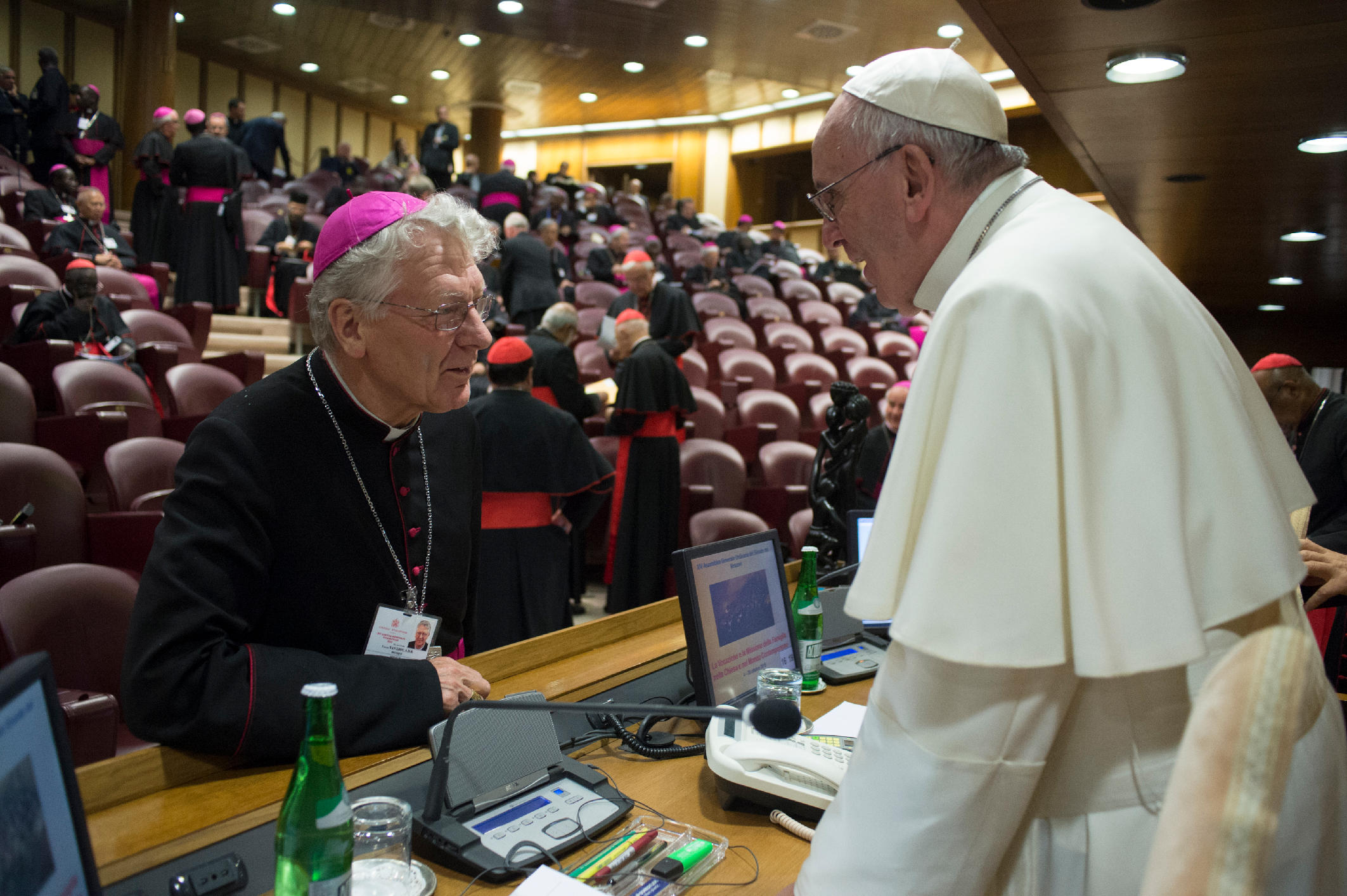 Met paus Franciscus op de synode © Osservatore romane Met paus Franciscus op de synode © Osservatore romane