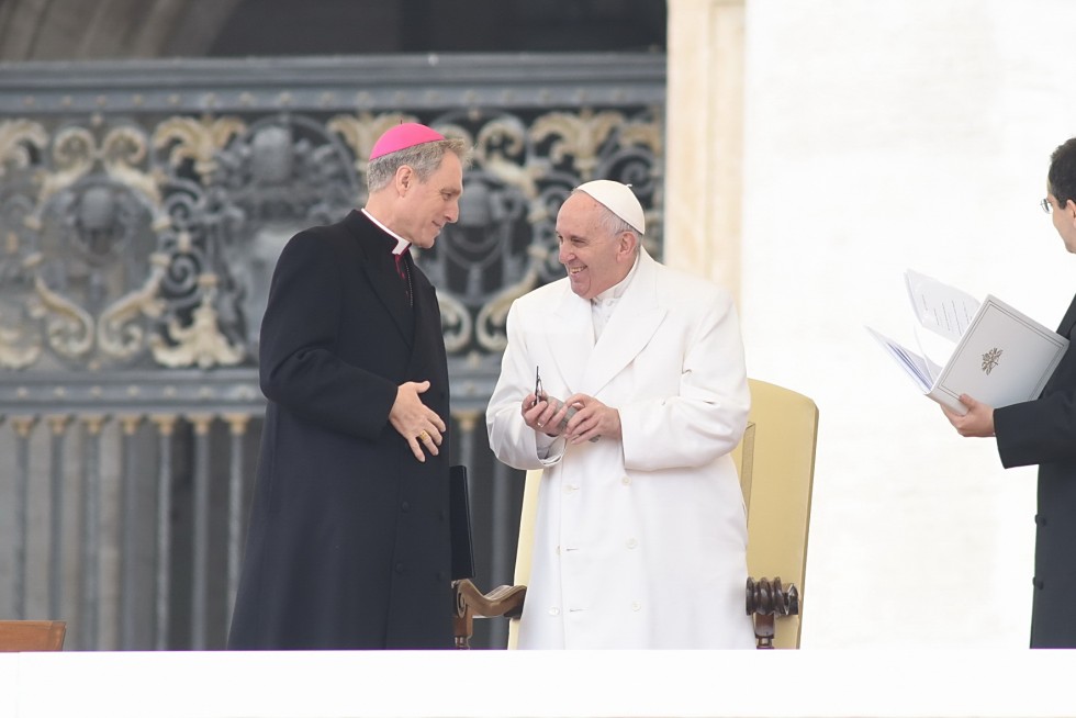 Secondo quanto riferito, Georg Gänswein divenne nunzio