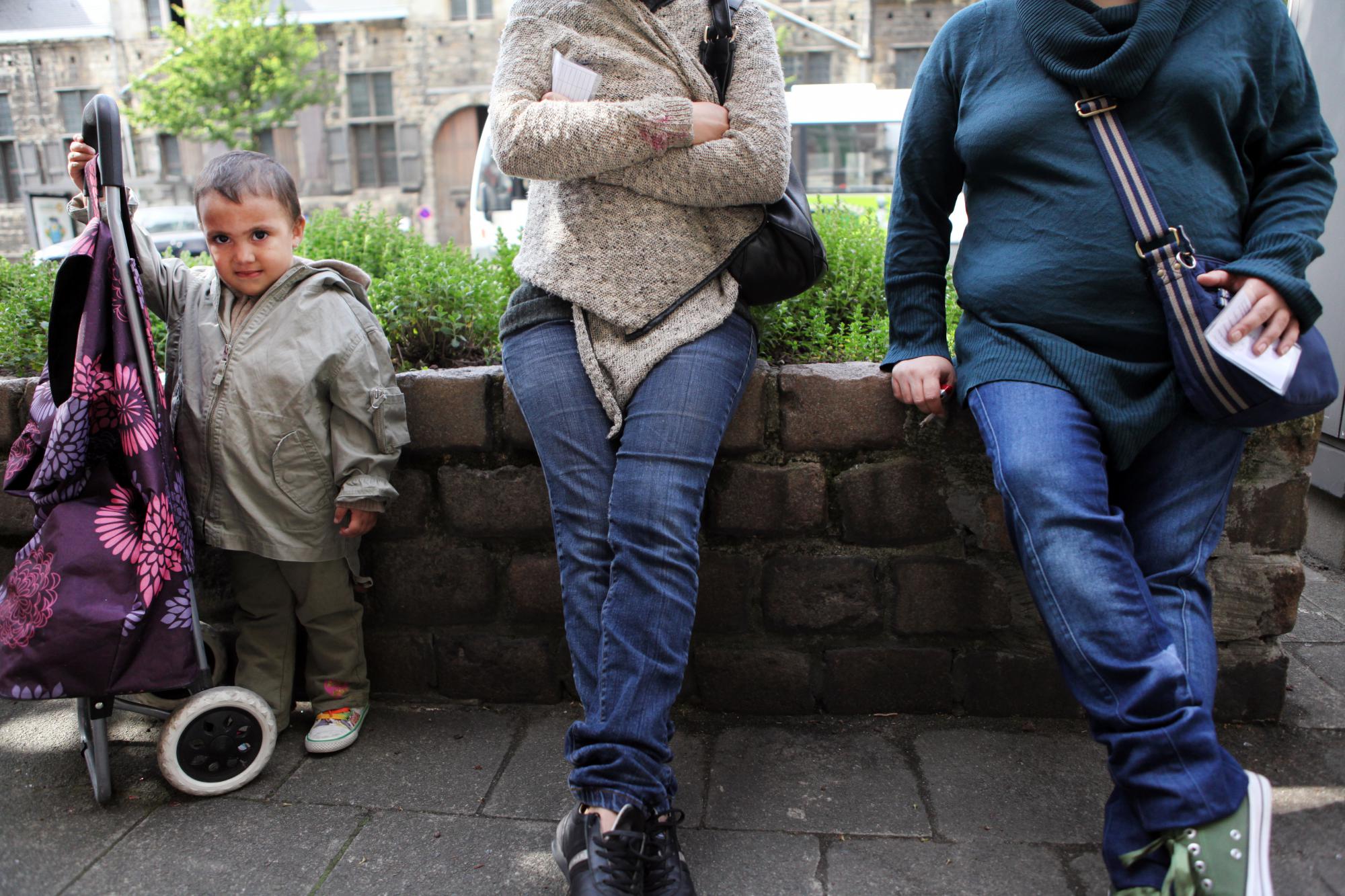Caritas waarschuwt de Vlaamse formateur voor de gevolgen van het veralgemenen van de wachttijden en het kunstmatig verlagen van armoedecijfers © Caritas Vlaanderen Caritas waarschuwt de Vlaamse formateur voor de gevolgen van het veralgemenen van de wachttijden en het kunstmatig verlagen van armoedecijfers © Caritas Vlaanderen