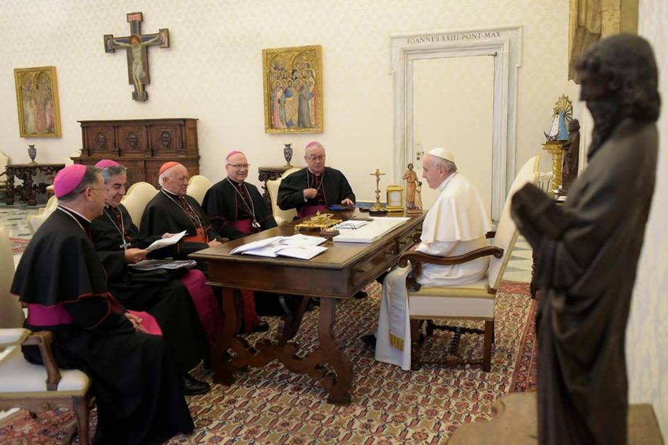 De paus ontmoette maandagmorgen een delegatie van de Chileense bisschoppen © Vatican Media De paus ontmoette maandagmorgen een delegatie van de Chileense bisschoppen © Vatican Media