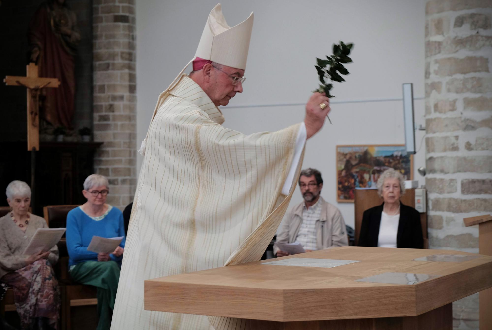 Altaarzegening in Sint-Geertrui
