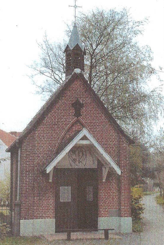 Kapel Onze-Lieve-Vrouw van Lourdes in de Spelonckvaart te Moerbeke-Waas Kapel Onze-Lieve-Vrouw van Lourdes in de Spelonckvaart te Moerbeke-Waas
