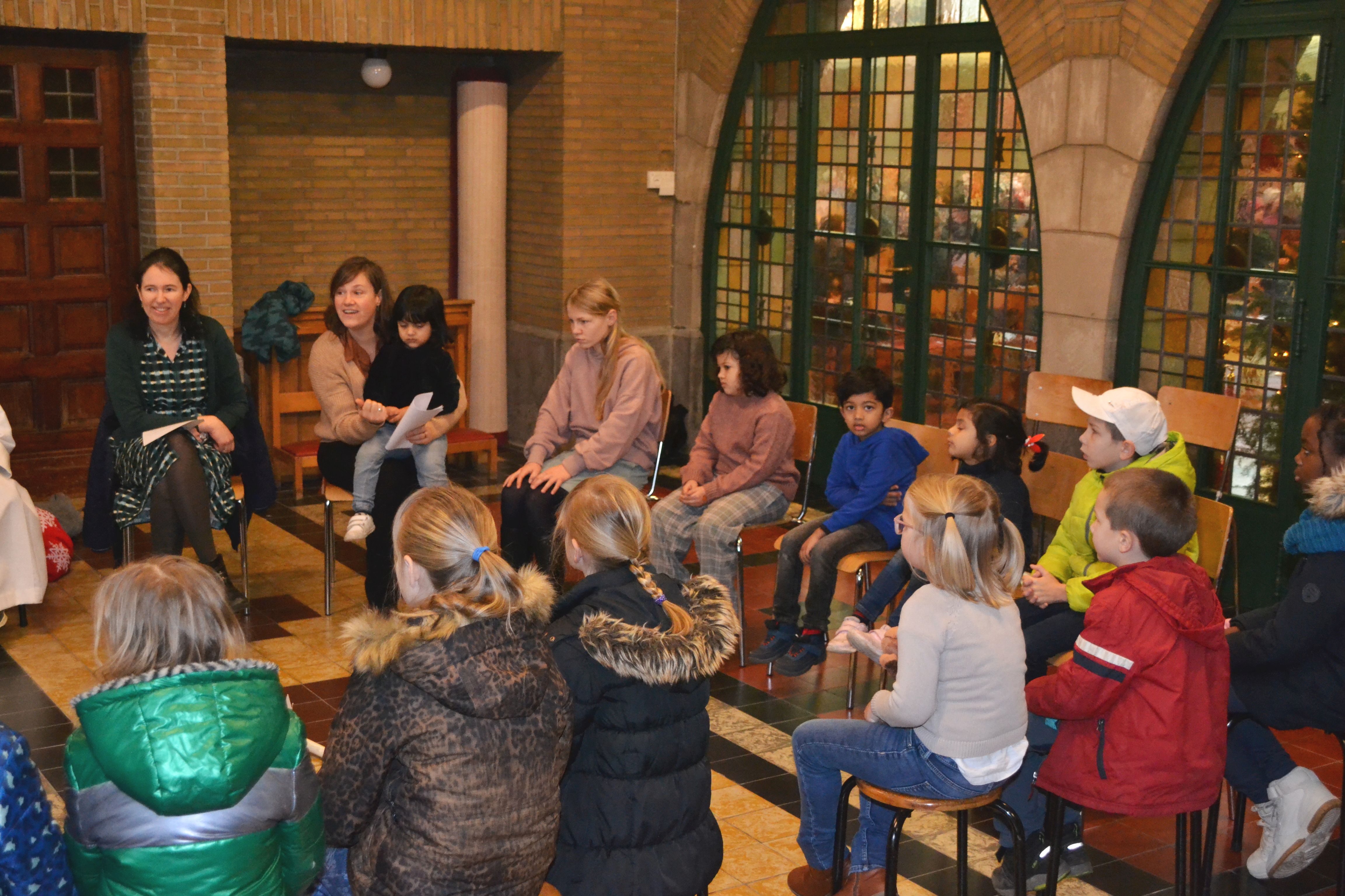 Laat de kinderen tot mij komen - Kindernevendienst een succes! | Kerknet