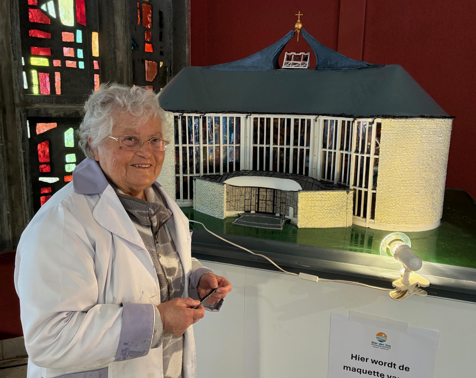 Restauratie maquette van de O.-L.-V ter Duinenkerk beëindigd