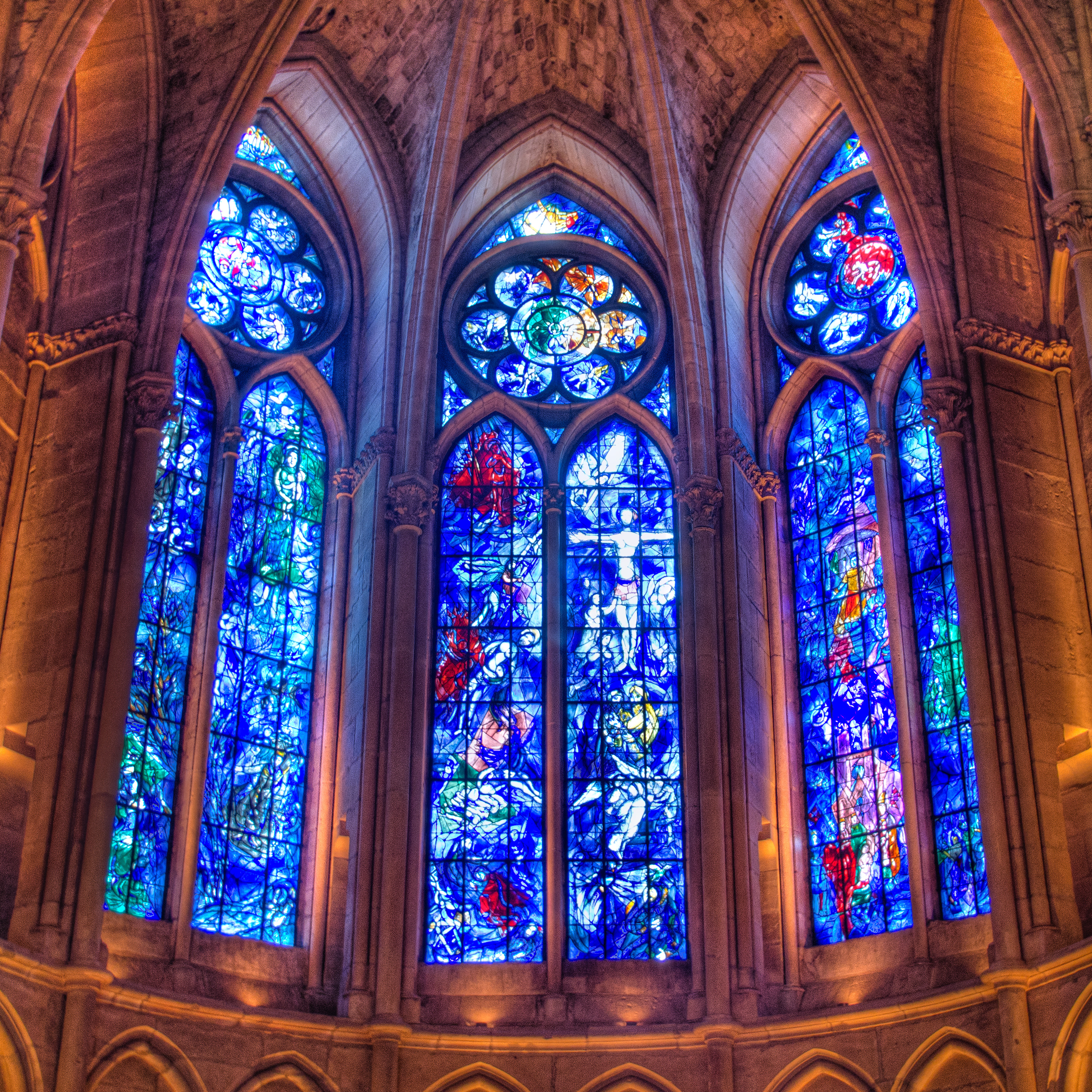 'Vredesraam' door Marc Chagall in de kathedraal van Reims. © John Kroll, Flickr CC 'Vredesraam' door Marc Chagall in de kathedraal van Reims. © John Kroll, Flickr CC