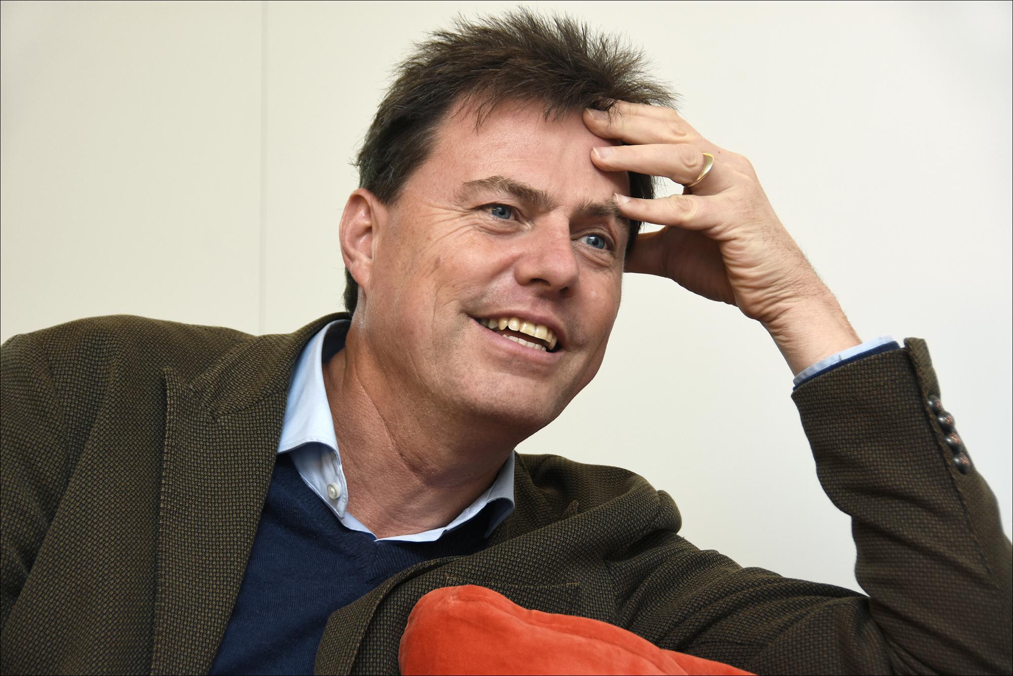 Joost Callens, CEO Durabrik, engageert zich voor Silence for Peace, een stilte-evenement in de publieke ruimte. © Maîtrise Joost Callens, CEO Durabrik, engageert zich voor Silence for Peace, een stilte-evenement in de publieke ruimte. © Maîtrise