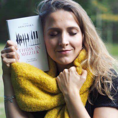 Lezing door Alicja Gescinska over haar boek “Thuis in muziek” Lezing door Alicja Gescinska over haar boek “Thuis in muziek”