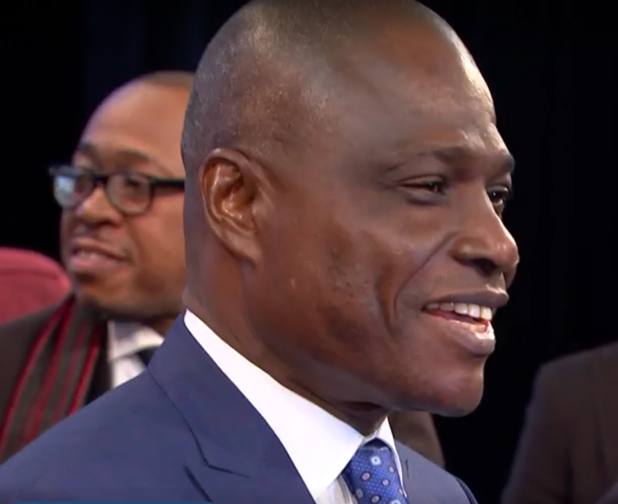 De Congolese oppositiekandidaat Martin Fayulu is vol lof voor de rol die de Kerk in zijn land speelt © VRT De Congolese oppositiekandidaat Martin Fayulu is vol lof voor de rol die de Kerk in zijn land speelt © VRT