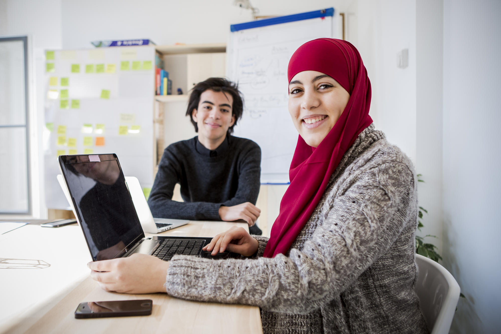 Hanan Challouki en Taha Riani, de oprichters van Muslim.com © Tertio/Wim Kempenaers Hanan Challouki en Taha Riani, de oprichters van Muslim.com © Tertio/Wim Kempenaers