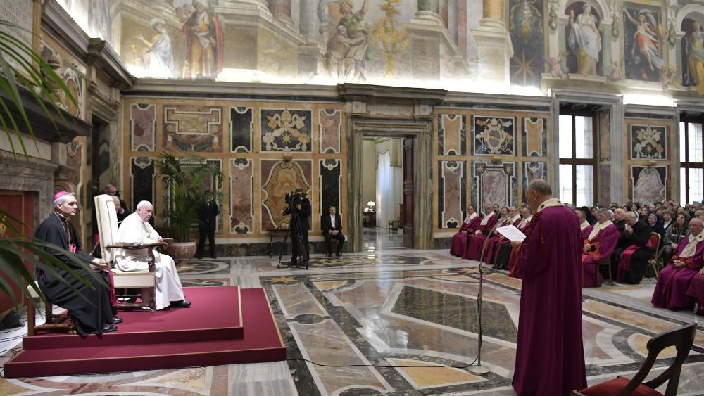 Paus Franciscus bij de start van het nieuwe werkjaar van de Rota © Vatican Media Paus Franciscus bij de start van het nieuwe werkjaar van de Rota © Vatican Media