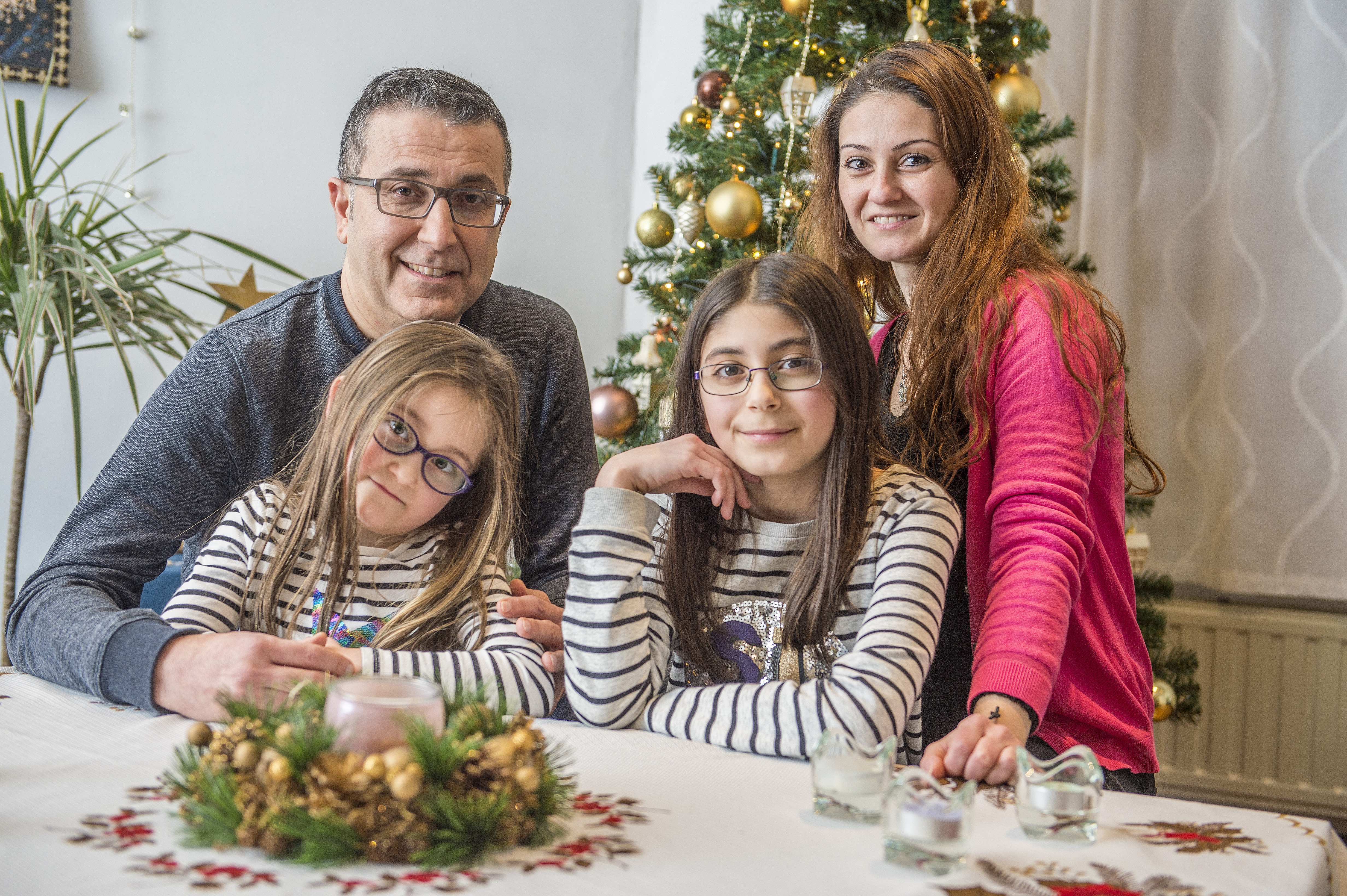 Samer Barboor, zijn vrouw Jouana en de kinderen in Sint-Niklaas. © Frank Bahnmüller Samer Barboor, zijn vrouw Jouana en de kinderen in Sint-Niklaas. © Frank Bahnmüller