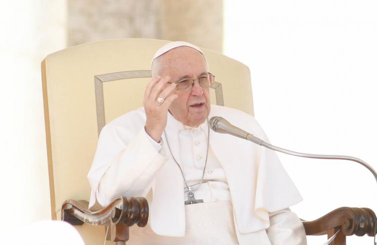 Paus Franciscus tijdens zijn wekelijkse audiëntie © SIR/Marco Calvarese Paus Franciscus tijdens zijn wekelijkse audiëntie © SIR/Marco Calvarese