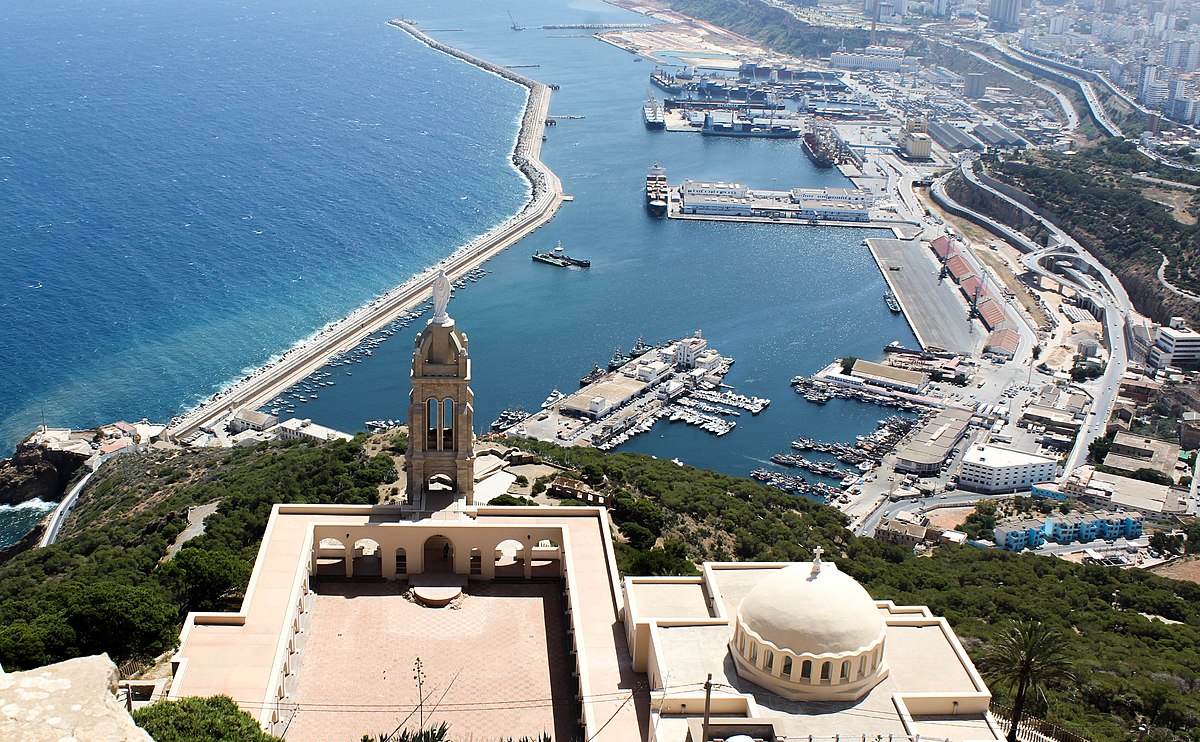 Het Mariaheiligdom van Santa Cruz in Oran © Wikipedia Het Mariaheiligdom van Santa Cruz in Oran © Wikipedia