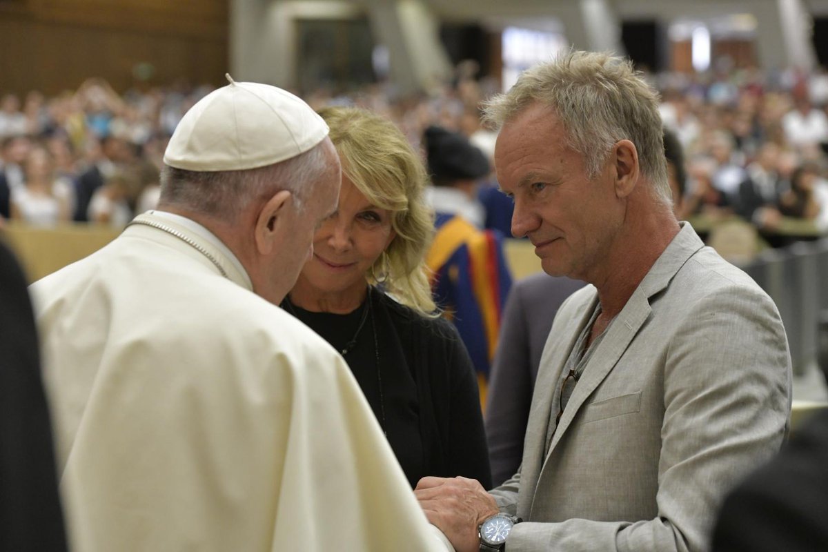 Sting en zijn echtgenote bij paus Franciscus © Vatican Media Sting en zijn echtgenote bij paus Franciscus © Vatican Media