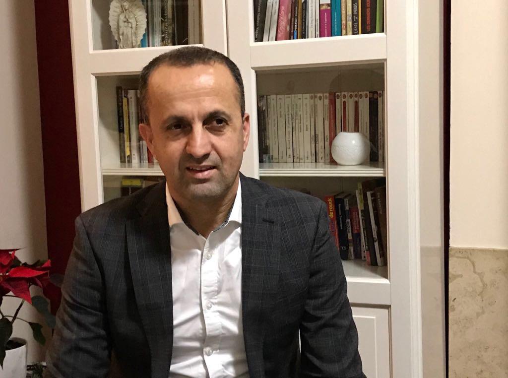 Fehmi Tony Vergili, voorzitter van de European Syriac Union (ESU), die verschillende Assyrische en Syrische-christelijke organisaties in Europa overkoepelt © RR Fehmi Tony Vergili, voorzitter van de European Syriac Union (ESU), die verschillende Assyrische en Syrische-christelijke organisaties in Europa overkoepelt © RR
