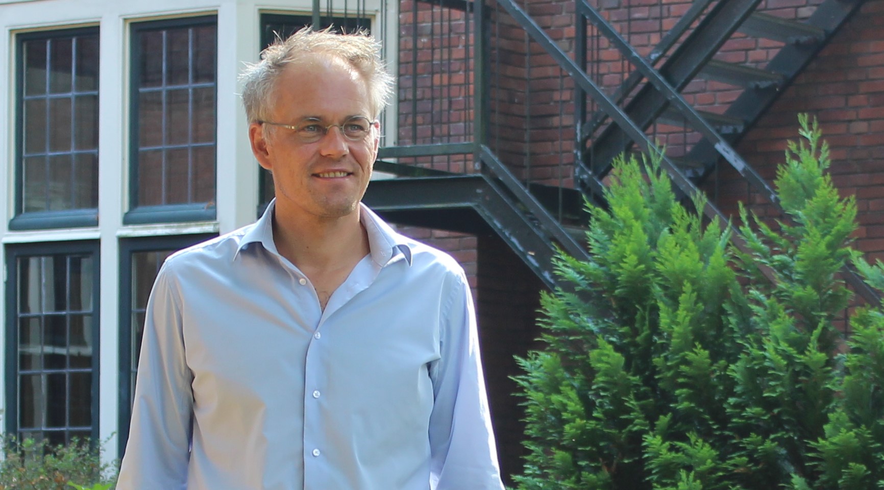Kees van Ekris: Mijn ideaal is de meerstemmigheid met een open houding tegemoet te treden. Misschien moeten we ons wel ontwikkelen naar een nieuw paradigma. © Kelly Keasberry Kees van Ekris: Mijn ideaal is de meerstemmigheid met een open houding tegemoet te treden. Misschien moeten we ons wel ontwikkelen naar een nieuw paradigma. © Kelly Keasberry