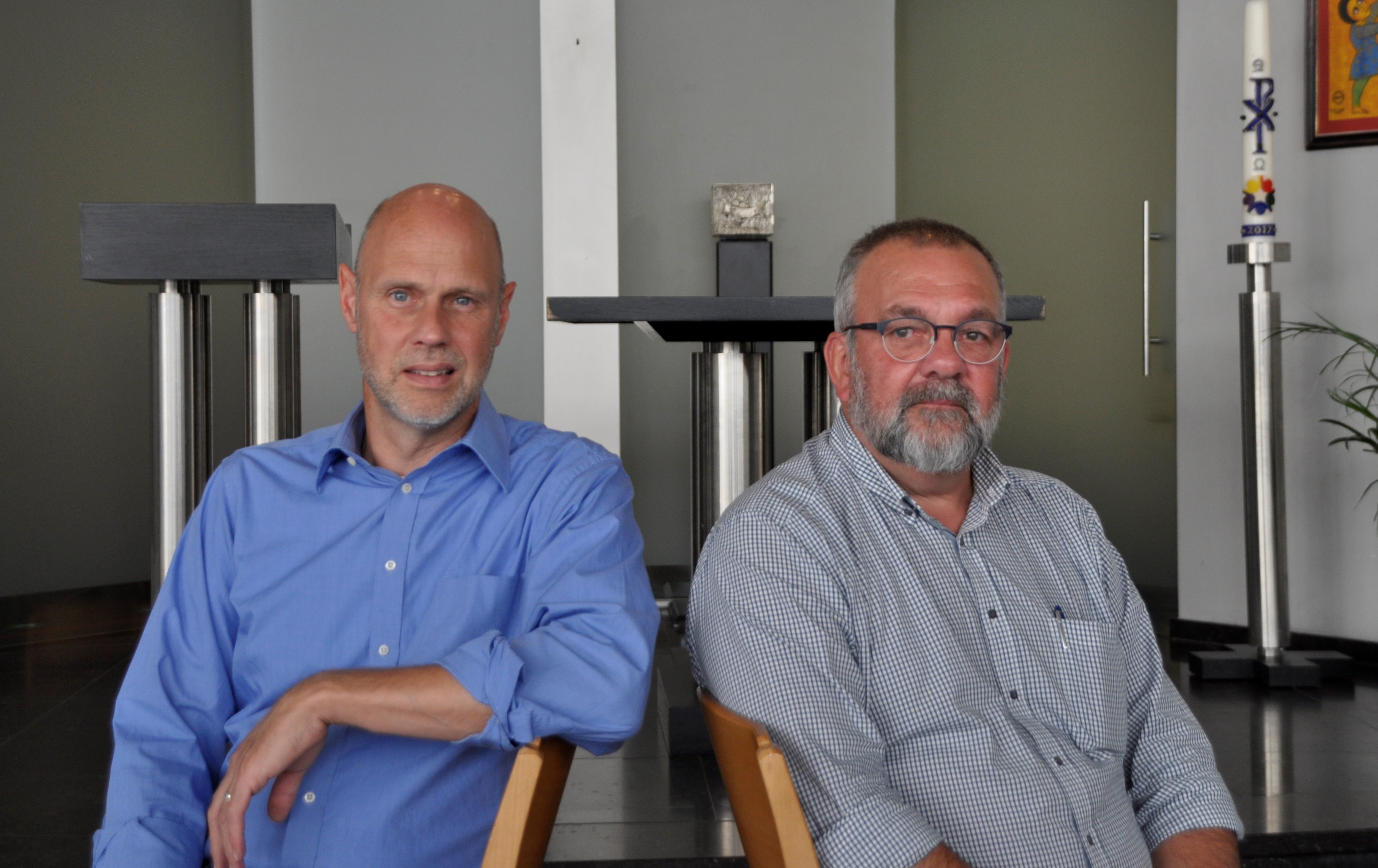 Dominee Andries Boekhout (protestantse gemeente Oostende) en diaken Luc Boudens © Tonia Noterman Dominee Andries Boekhout (protestantse gemeente Oostende) en diaken Luc Boudens © Tonia Noterman