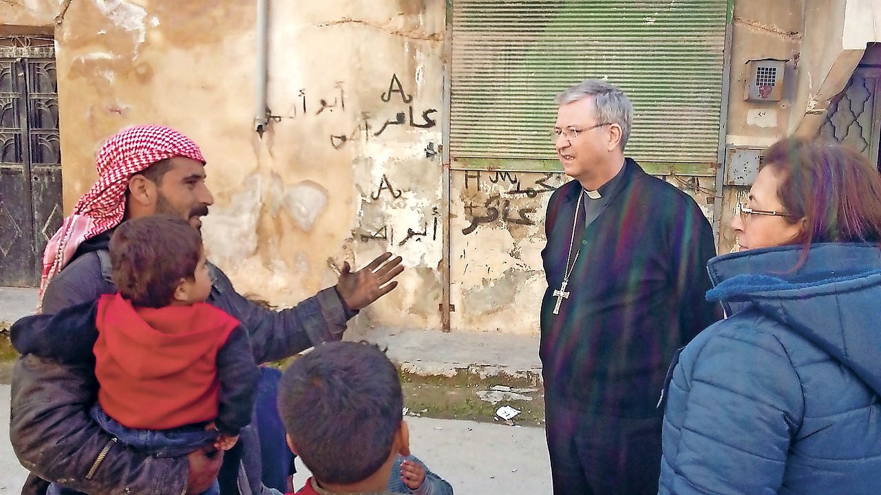 Bisschop Johan Bonny kent de oosterse christenen goed en ging hen in februari jongstleden nog in Syrie opzoeken, onder meer in Oost-Aleppo © mgr. Johan Bonny Bisschop Johan Bonny kent de oosterse christenen goed en ging hen in februari jongstleden nog in Syrie opzoeken, onder meer in Oost-Aleppo © mgr. Johan Bonny