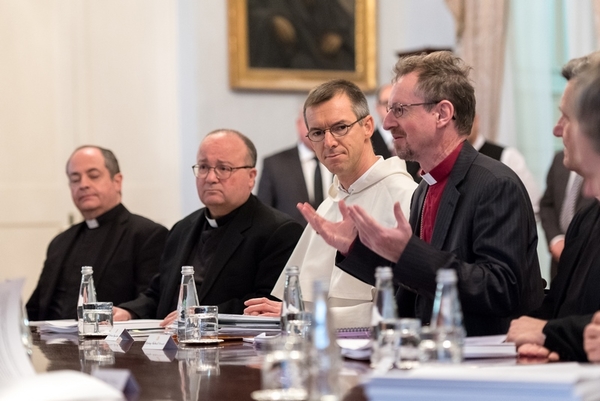 Leiders van verschillende christelijke kerken in gesprek met de nieuwe EU-voorzitter © COMECE Leiders van verschillende christelijke kerken in gesprek met de nieuwe EU-voorzitter © COMECE