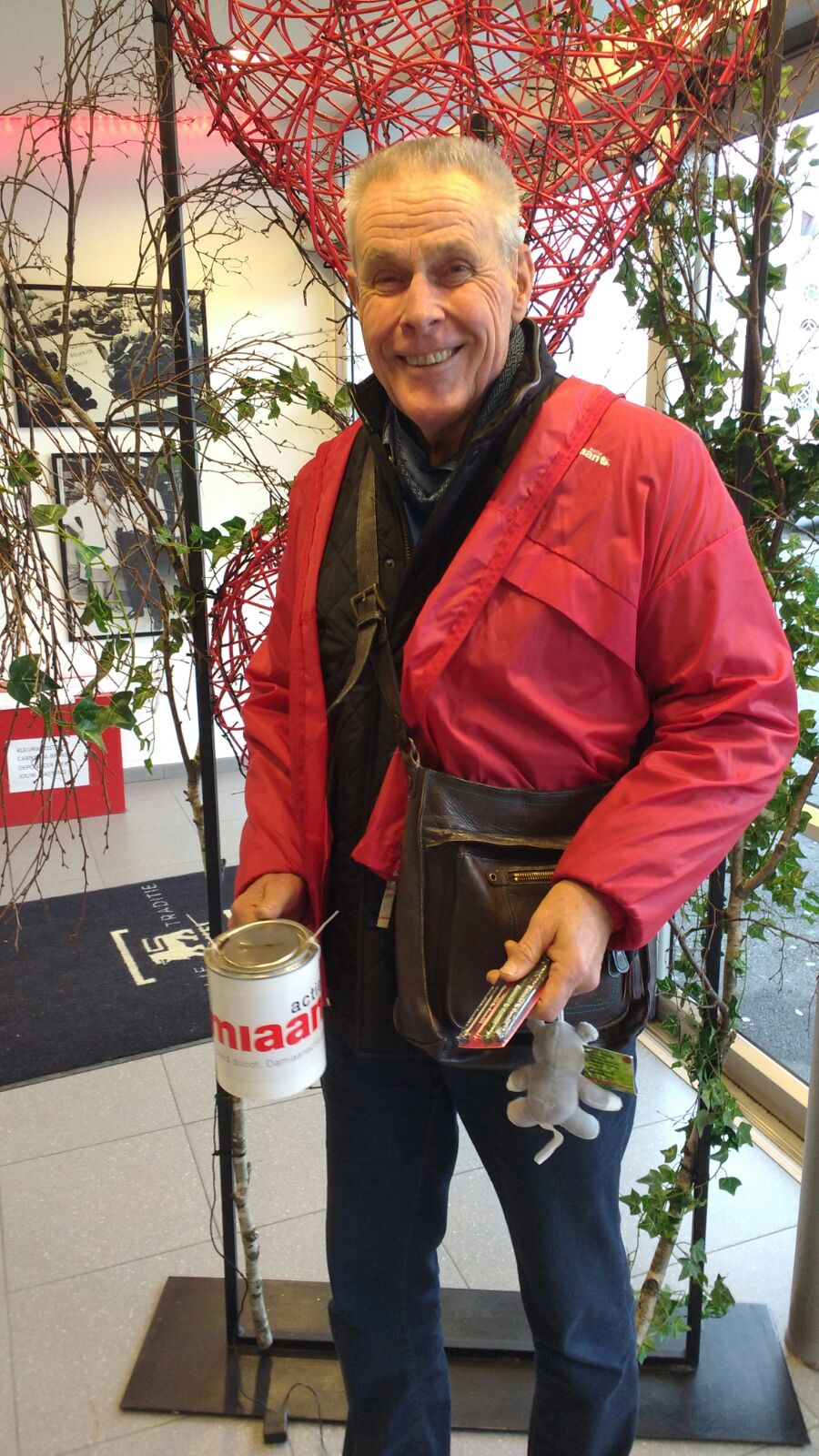 Freddy Bonte helpt bij de Damiaanactie 2018 © (c) Cynthia Roman Freddy Bonte helpt bij de Damiaanactie 2018 © (c) Cynthia Roman