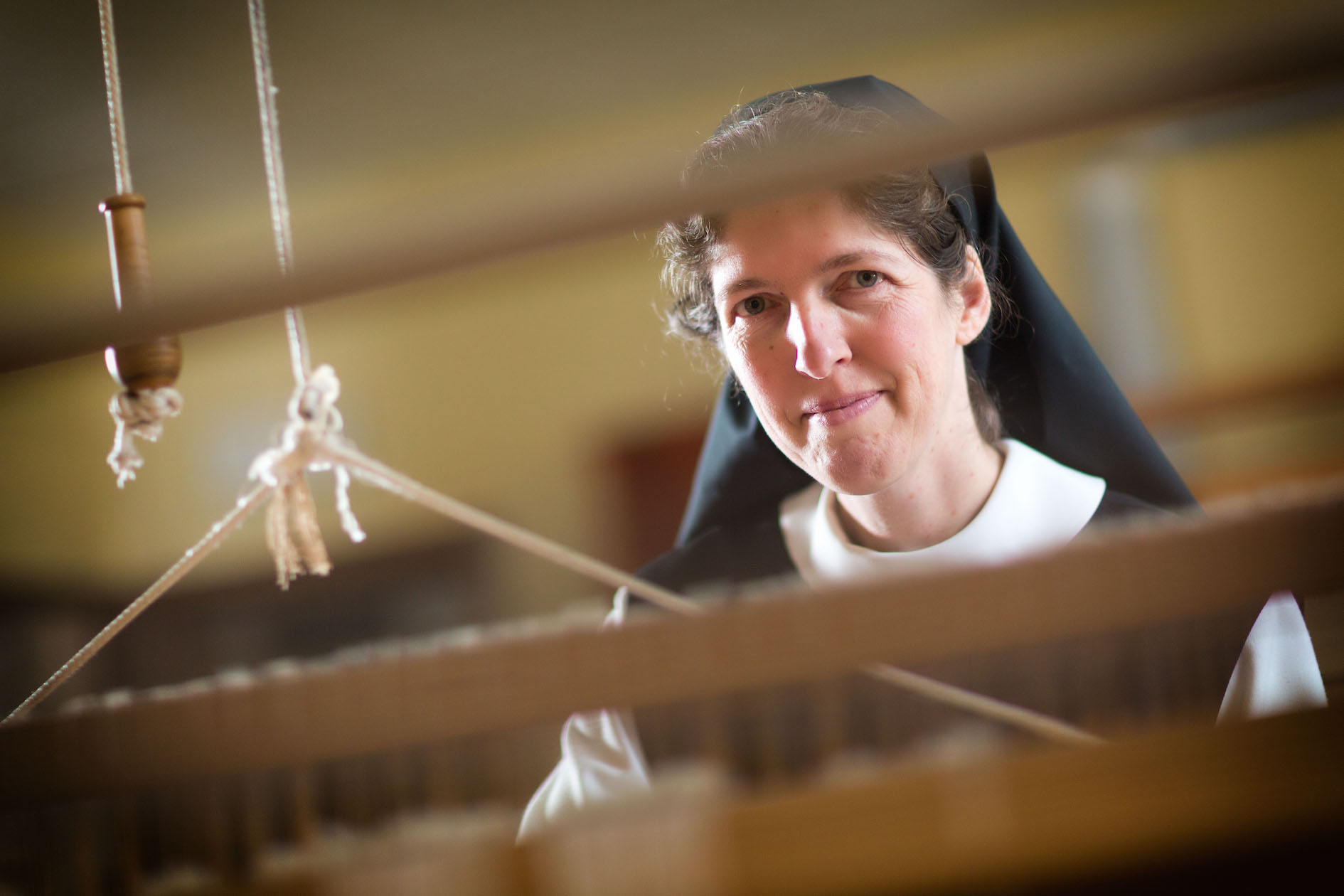 Van haar protestantse achtergrond neemt zuster Rebekka vooral de Bijbel en het woord mee. © Tony van Galen