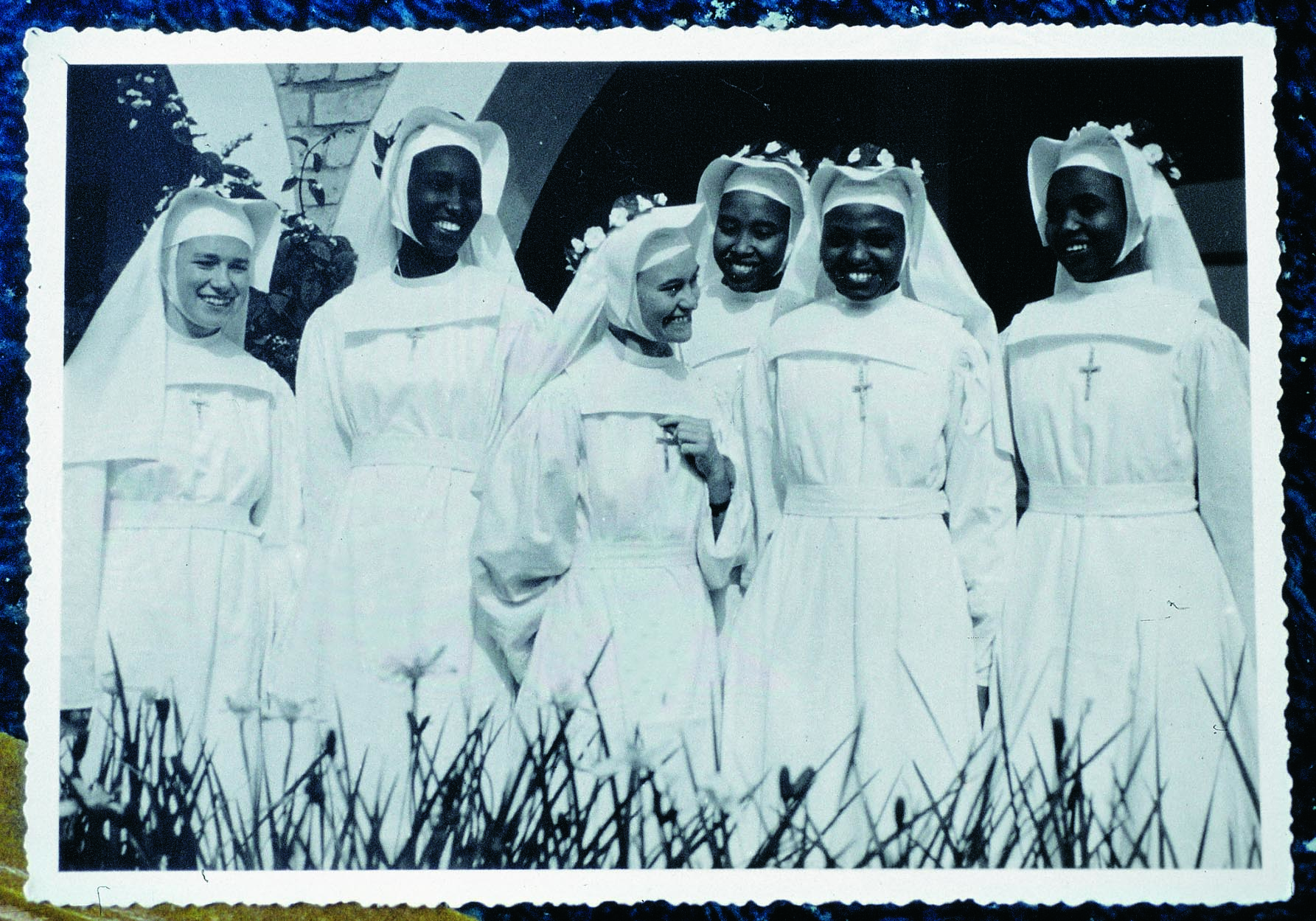 De eerste groep zusters van het interraciaal noviciaat op hun professiedag, 15 augustus 1959. © Archief zusters bernardinnen De eerste groep zusters van het interraciaal noviciaat op hun professiedag, 15 augustus 1959. © Archief zusters bernardinnen