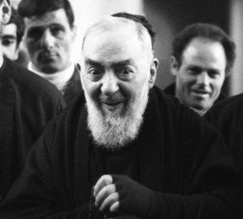 Guarda 10 foto mai viste prima di San Padre Pio