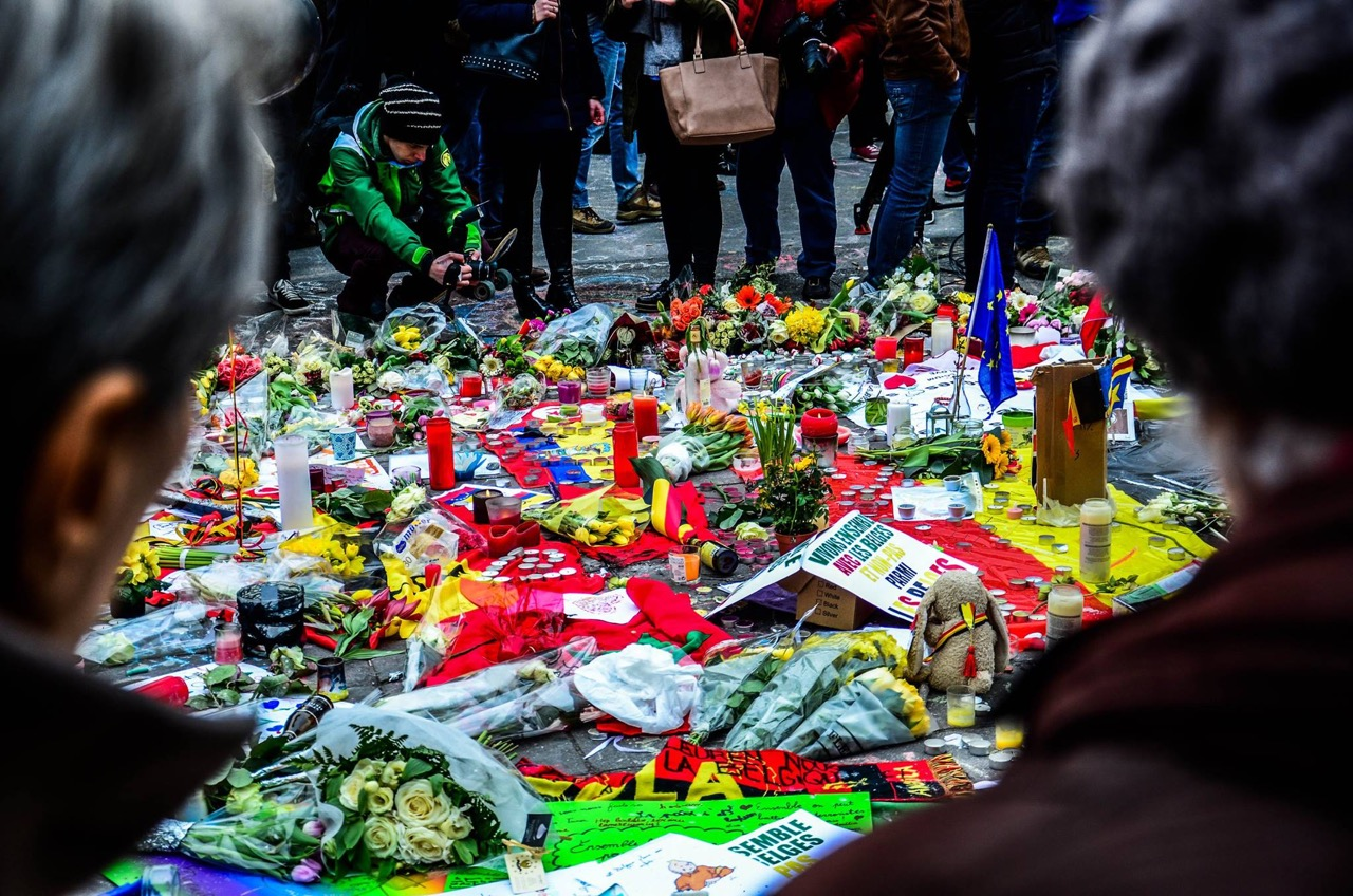 Mensen tonen solidariteit na de aanslagen in Brussel Mensen tonen solidariteit na de aanslagen in Brussel
