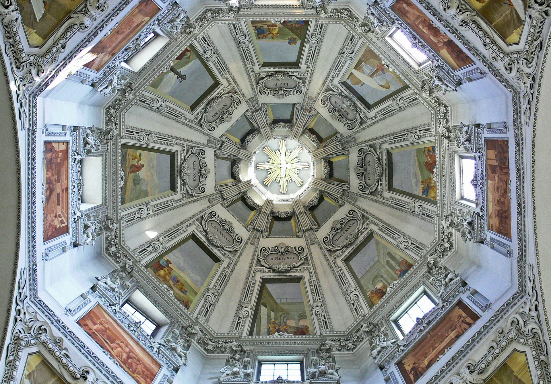 Salzburger Dom in Oostenrijk © Pixabay Salzburger Dom in Oostenrijk © Pixabay