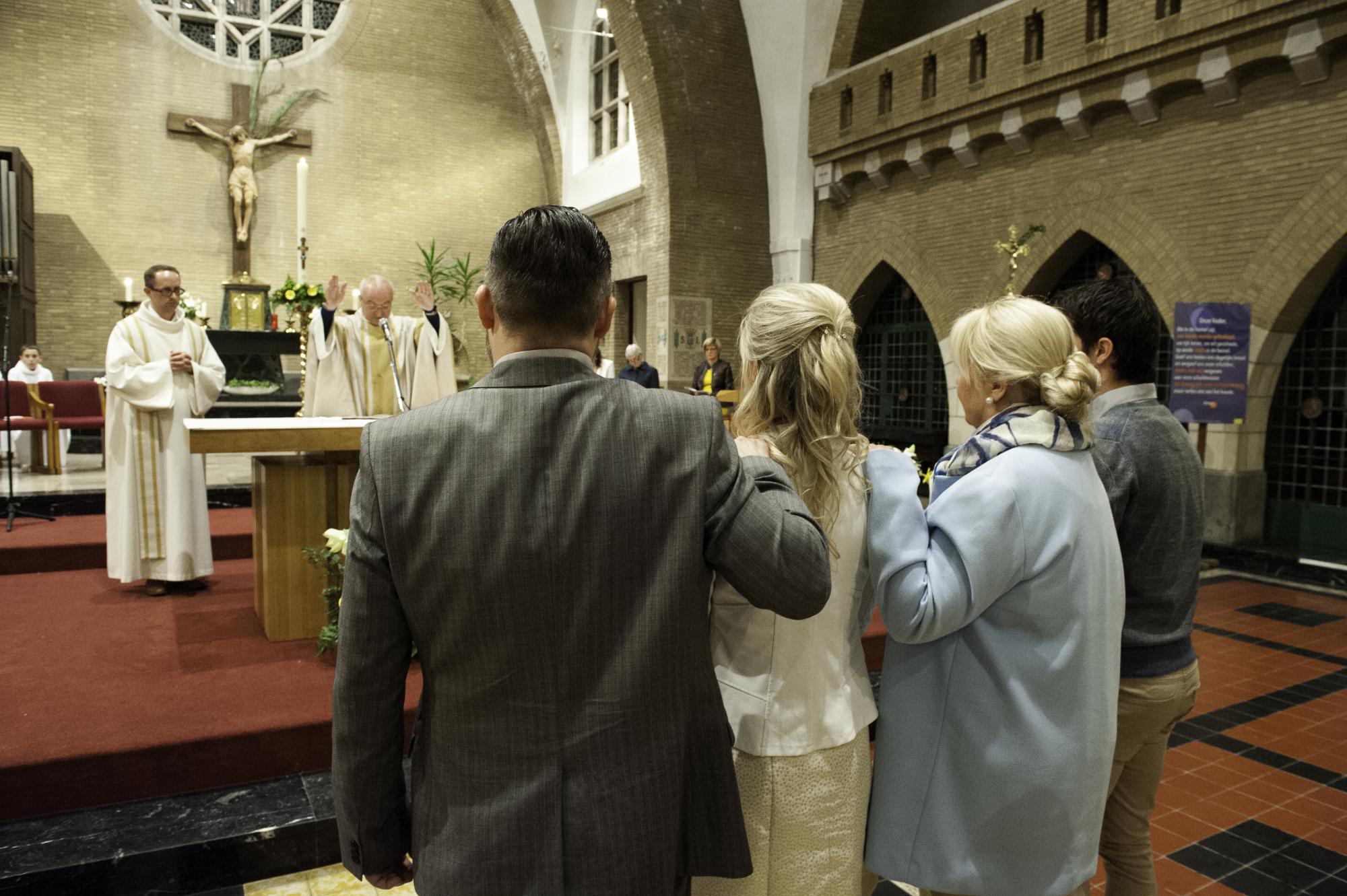 Hoelaat Begint De Kerk