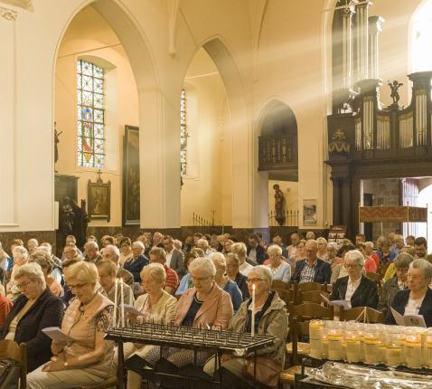 Veel parochianen waren aanwezig © Parochie in Zottegem (DE)