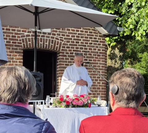 Afsluiting meimaand Bomerkapel 2024 © Laurens Schroeyers