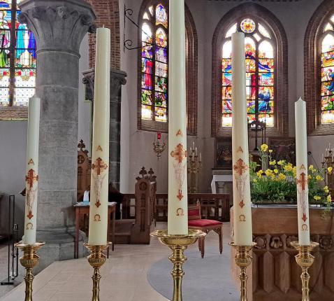 2026 paaskaarsen voor onze 5 geloofsgemeenschappen © Pastorale Eenheid O.L.V. Krekedal Kortemark