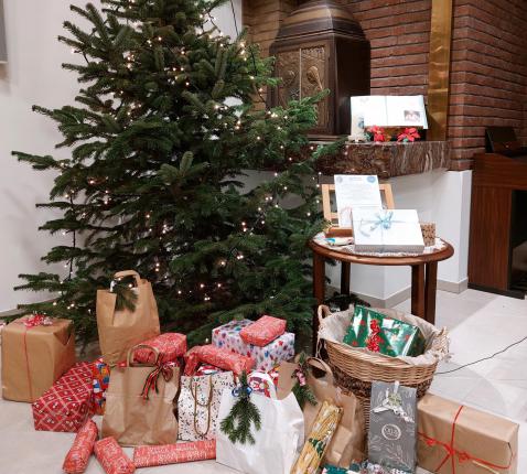 Pakje voor Jezus © H Mouchaers Pakje voor Jezus © H Mouchaers