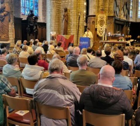OVERVOLLE KERK @ Paula 