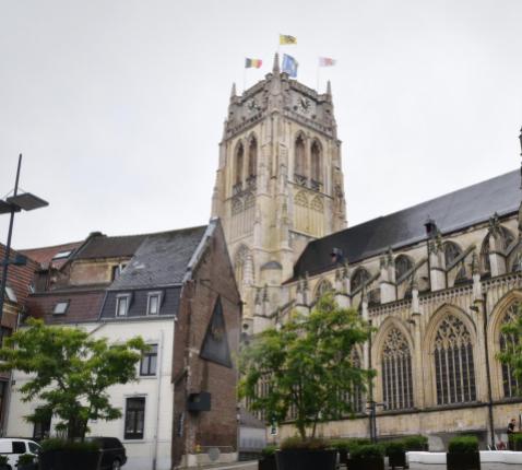 Voor het eerst in zijn geschiedenis is de toren van de Onze-Lieve-Vrouw-Geboortebasiliek in Tongeren toegankelijk voor het brede publiek.  © Tony Dupont