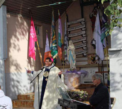 Stappen naar Vrede-Grot Gapaard (8) © PE Sint-Germanus Ardooie