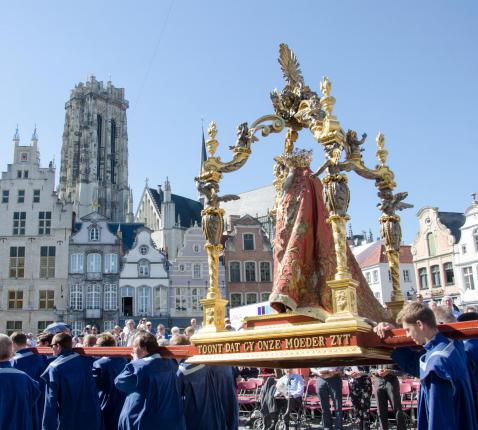 Hanswijkprocessie trekt door de straten van Mechelen (editie 2018) © Hellen Mardaga - Dienst Communicatie aartsbisdom Mechelen-Brussel