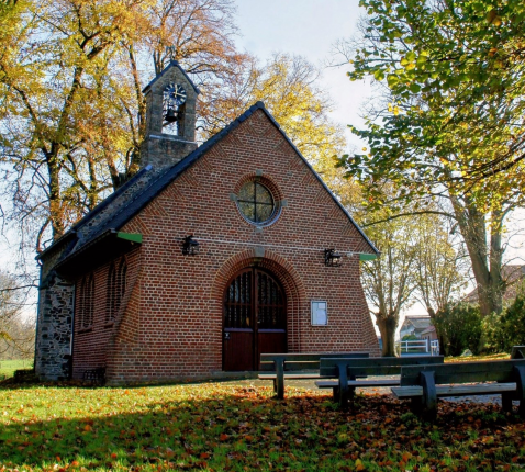 Vieringen in de Onze-Lieve-Vrouwkapel van Bevingen - mei 2026 © Alexander Vandaele