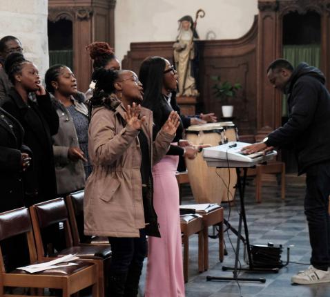 Verbondenheid bij de Afrikaanse viering in Sint Geertrui 2024 © Pastorale zone Leuven aan de Dijle