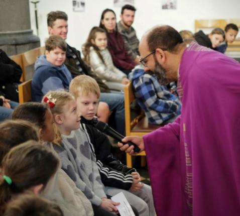 Gezinsviering op Gaudete-zondag 2025 in Leuven Noord © Pastorale zone Leuven aan de Dijle