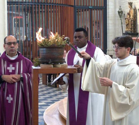 Een hoopvol begin van de veertigdagentijd in een goedgevulde Sint-Pieterskerk © Pastorale zone Leuven aan de Dijle