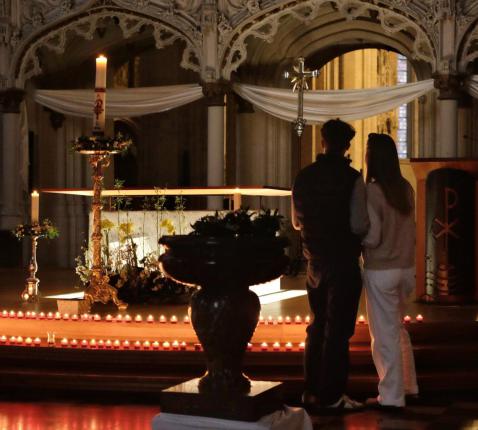 Een persoonlijk moment van gebed © Pastorale zone Leuven aan de Dijle