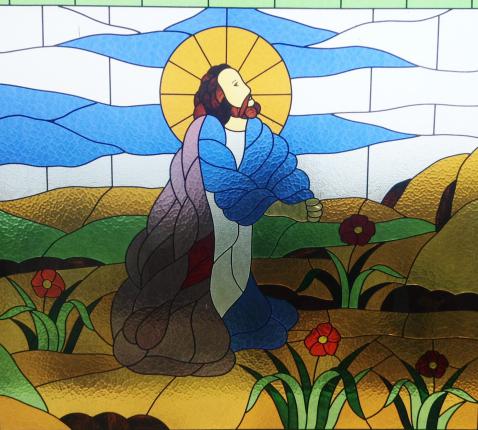 Jezus bidt tot Zijn Vader, glasraam in Bukit Doa Getsemane © Christian Advs Sltg via wikimedia commons