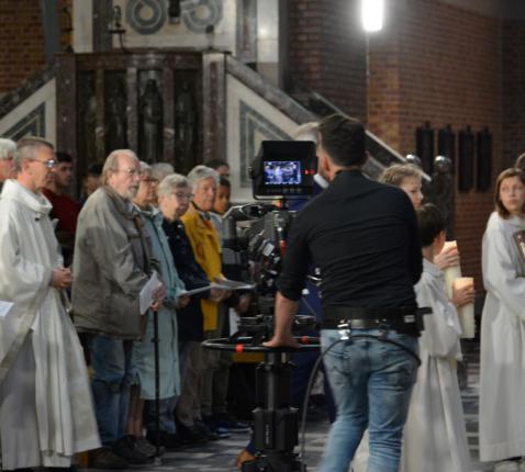 Eucharistie vieren © H Maria Magdalena Mortsel Edegem