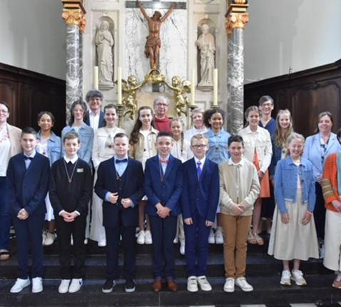 de vormelingen van de school 'De Notelaar' 