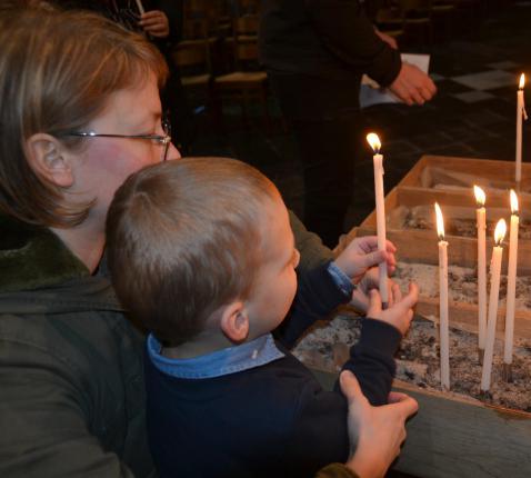 Viering met kinderzegen.  © Lud Dewaele