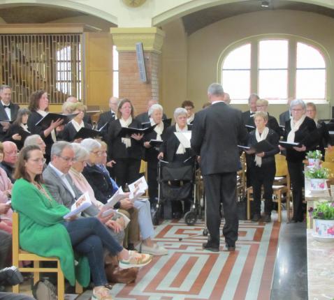 Feestelijke inzegening van de kerk van Rooierheide 