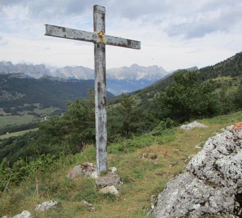 Uitzichtpunt, rustpunt, ijkpunt… Niet voor dit jaar? Of ook ‘spiritueel’ te beleven? (Franse Vercors)  © jh