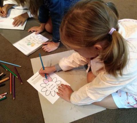 kindernevendienst 